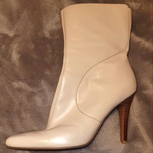 Booties Nine West Booty 4 inch heel size 7 M very comfortable